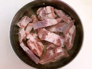 7、豉香蒸排骨,一直浸泡到水里没有红色