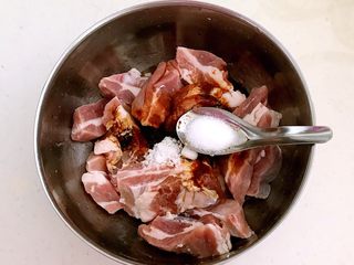 13、豉香蒸排骨,加入2克精盐