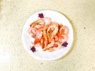 3、虾仁娃娃菜,北极虾去皮,留虾仁