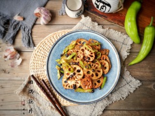 16、回锅藕片,出锅装盘。