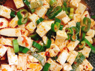 10、红烧豆腐,拌匀