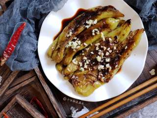 10、虎皮青椒,气味清香,口感鲜辣,绵而不烂。