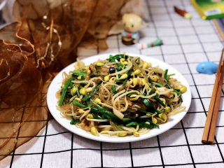 23、豆芽炒粉条,成品