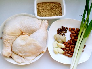 1、口水鸡,准备好所需的食材。