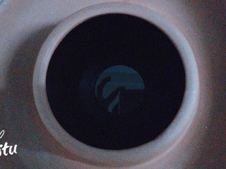 2、自然发酵泡菜,泡泡菜最重要的就是要干净，一定要无水无油，不然一切功夫都白费，用干净无油的锅烧3500ml水冷却倒入坛子里！我这量是根据坛子大小来的，所以大家结合一家坛子的实际大小来放水的量，水能到坛子的三分之二位置就可以了！