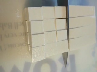 1、麻婆豆腐,嫩豆腐切成小方块