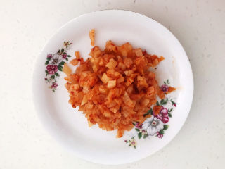 3、韩式泡菜炒饭,韩式泡菜切成小丁
