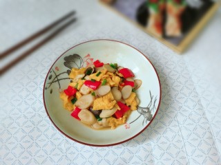 27、杏鲍菇炒鸡蛋,出锅盛盘