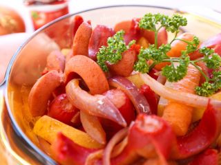 24、无肉不欢+红酒煨小红肠,成品图一