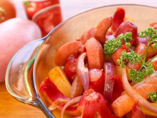 25、无肉不欢+红酒煨小红肠,成品图二