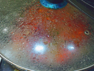 22、爆炒小龙虾,大火焖煮8分钟