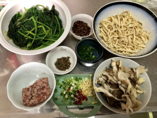 19、水煮千张,全部食材准备好