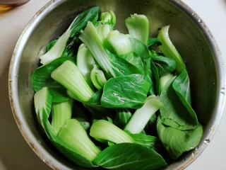 3、蒜蓉小油菜,控水备用