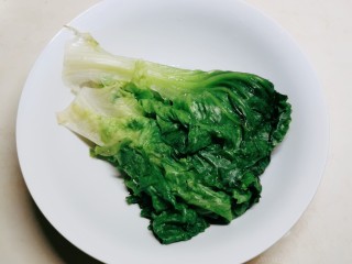 9、蒜蓉蚝油生菜,控干水分