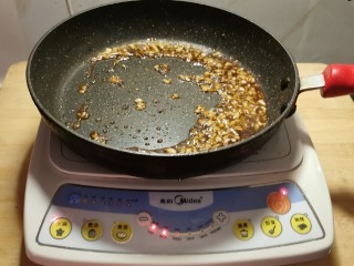 14、蒜蓉蚝油生菜,炒半分钟