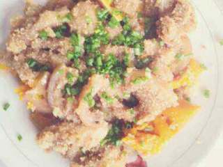 7、四川粉蒸肉,蒸30分钟左右就好了，撒上葱花