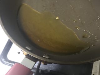 20、猜着做饭:韭香牦牛肉,可以重新烧油,也可以用刚才的油,烧热