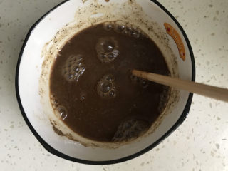 10、黑胡椒土豆泥,加入2勺生抽，一勺淀粉和半碗水