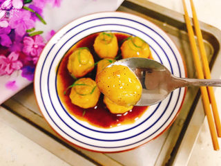 14、黑胡椒土豆泥,摆入葱丝即可食用