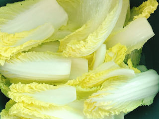 1、醋溜大白菜,一颗大白菜要吃好久，直接买一颗黄心白代替，口感更好