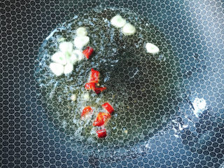 6、醋溜大白菜,下干辣椒爆出香味