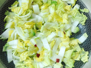 8、醋溜大白菜,翻炒一会儿