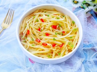 15、醋溜土豆丝,做法简单。