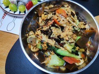 15、鲜蔬麻辣香锅,完成