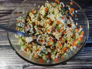 6、饭团子,搅拌均匀