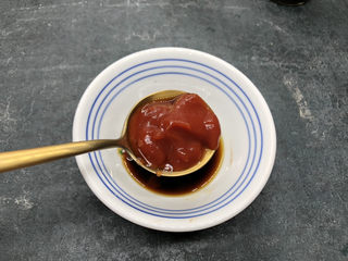 7、醋溜藕片,再加入一勺番茄酱，可放可不放