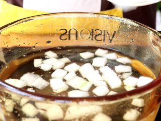 3、冬瓜泥6M,倒入冷水中