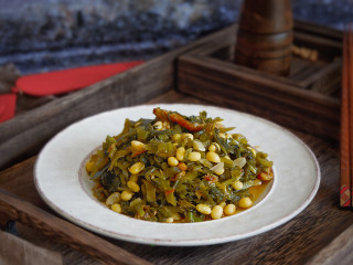 21、完美便当方程式「11」,猪油渣雪菜炒黄豆：雪里蕻腌制后有一种特殊鲜味和香味，能促进胃、肠消化功能，增进食欲，可用来开胃，帮助消化。