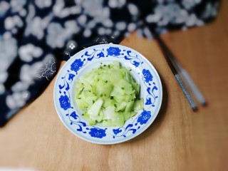 11、青蒜焦香佛手瓜,出锅盛盘