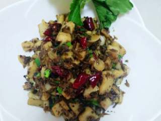 6、外婆菜炒藕丁,成品