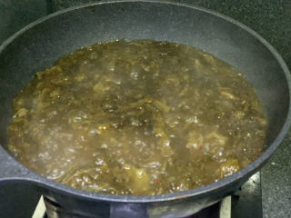 15、炖草鱼,大火烧开；