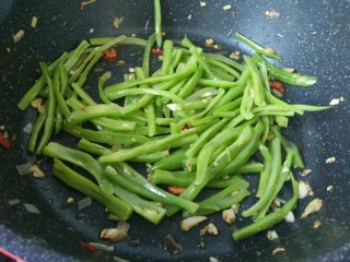 11、香辣豆角,翻炒均匀