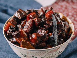 12、红烧肉,卖相不错