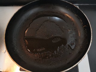 13、豆芽炒粉条,热锅起油