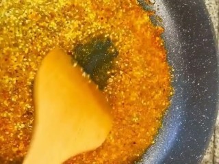 7、麻辣鸡翅,小火给他炒香