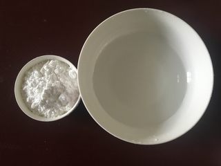 3、四川凉粉, 用小碗盛满一碗豌豆粉