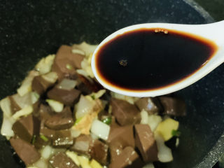 12、酸辣鸭血,加酱油