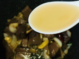 14、酸辣鸭血,加2勺香醋