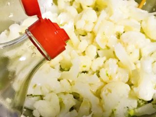 10、大年夜@团圆饭～油辣子花菜,一汤匙香油。