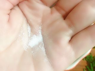 19、凉拌蒜苔,放一丢丢盐