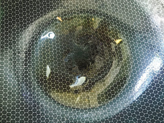 4、红尖椒炒荷兰豆,热锅冷油