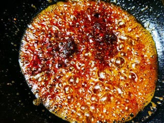 11、四川冒菜,炒至火锅底料融化