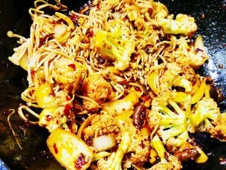 14、四川冒菜,大火翻炒