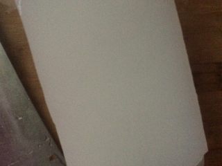 1、凉拌麻辣凉粉条。,买回来的凉粉，过水，清洗干净。