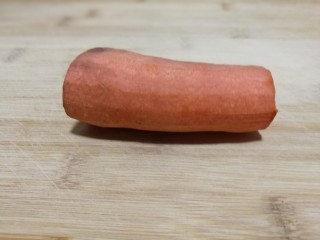 2、多彩素炒杏鲍菇,胡萝卜半根，