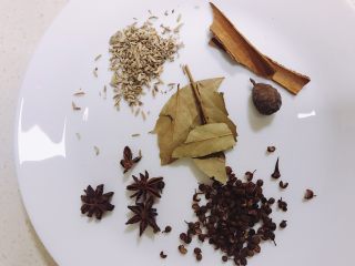 9、油泼辣子,所需香料,少一两样也没关系